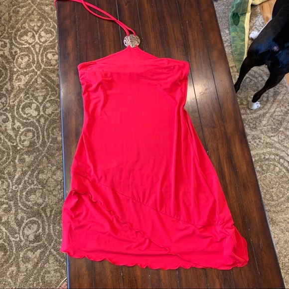 Red halter dress with wooden embellishment - Picture 3 of 3